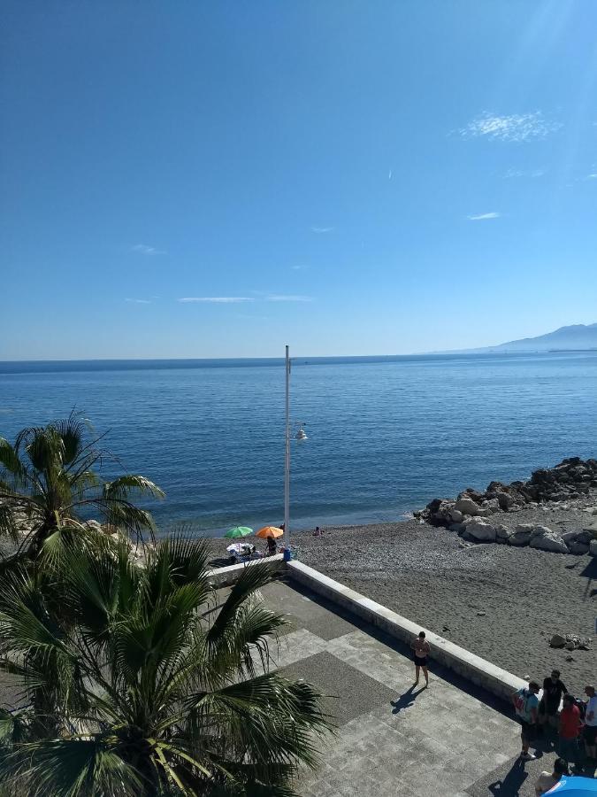 Apartments-Oilan11 - Estudios En Primera Linea De Playa Pedregalejo マラガ エクステリア 写真