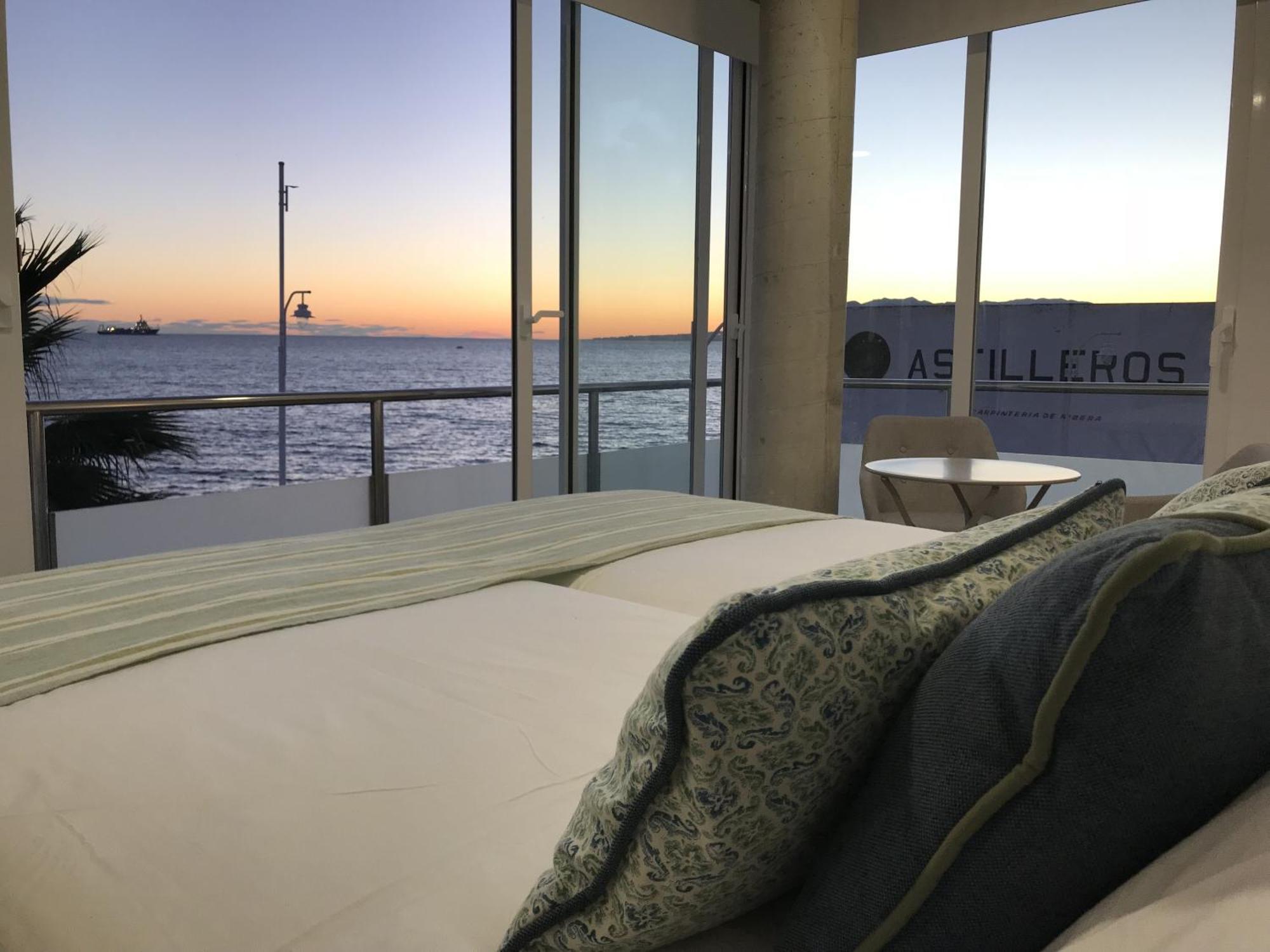 Apartments-Oilan11 - Estudios En Primera Linea De Playa Pedregalejo マラガ エクステリア 写真